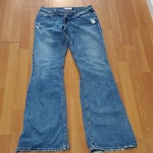 BKE jeans distressed " Tomboy "